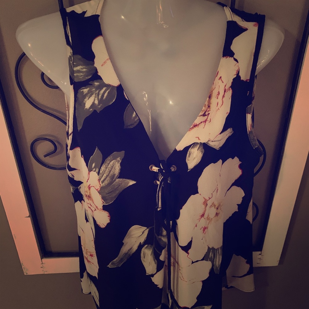 Floral tank